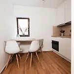 Apartma Tuna 아파트