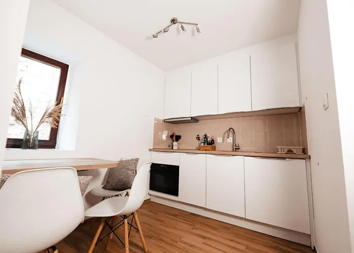 Apartma Tuna アパート *